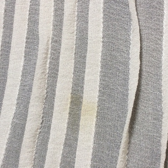 💋 4/$30 Liz Claiborne sweater buttondown top - Picture 5 of 7